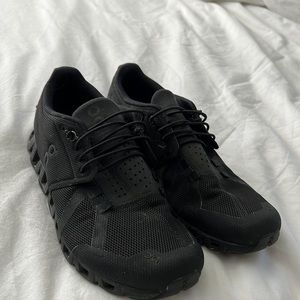 All Black On Clouds, size 9.5